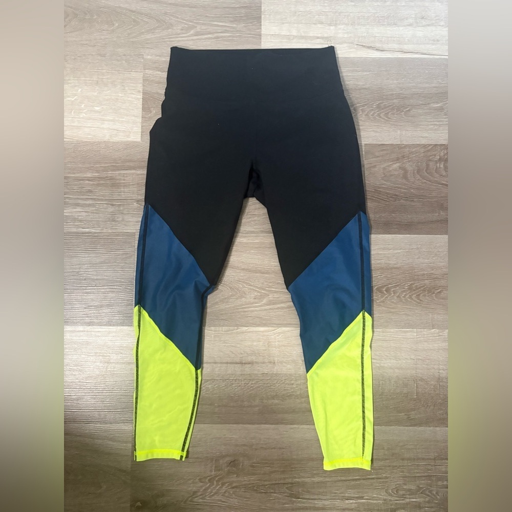 Fabletics High Rise Athletic Leggings. Size Medium